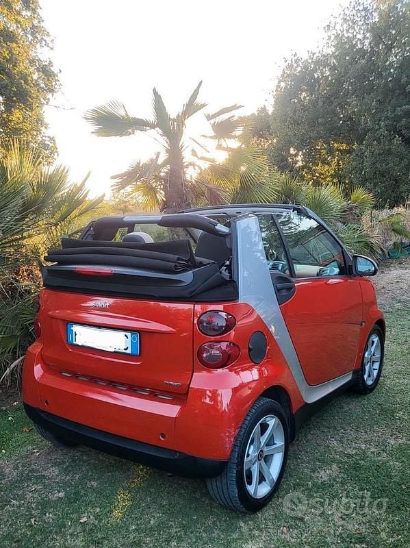 Rosso Usata 2007 Smart ForTwo Cabrio Cabrio | 5000 € (Buon prezzo) - Immagine 1/2