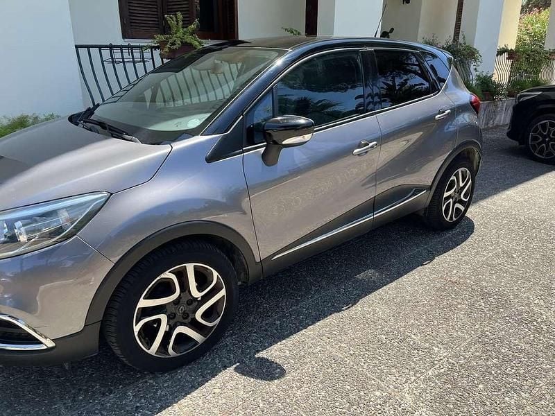 Usata Renault Captur 90 CV (66 kW) 2017 Grigio SUV