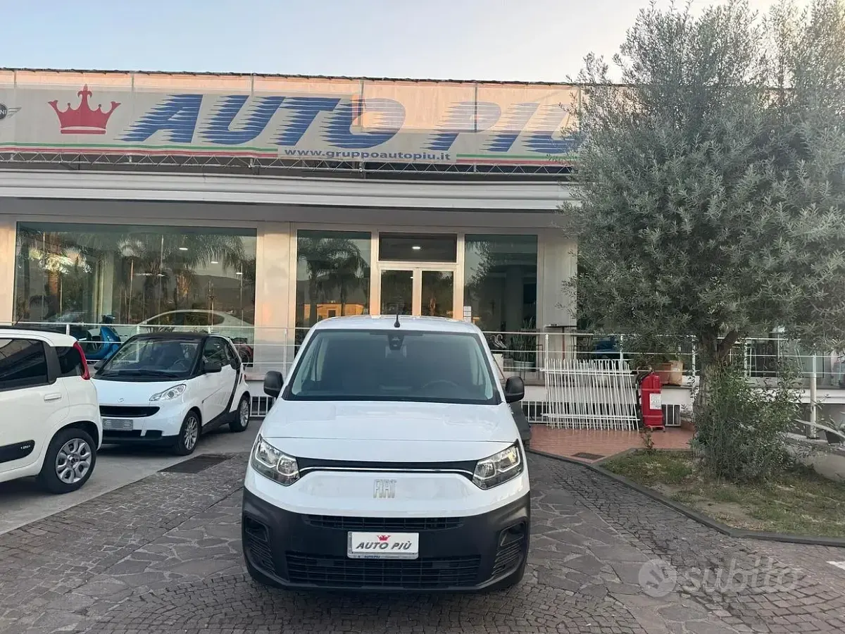 Usata Fiat Doblò 105 CV (77 kW) 2023 Bianco Monovolume