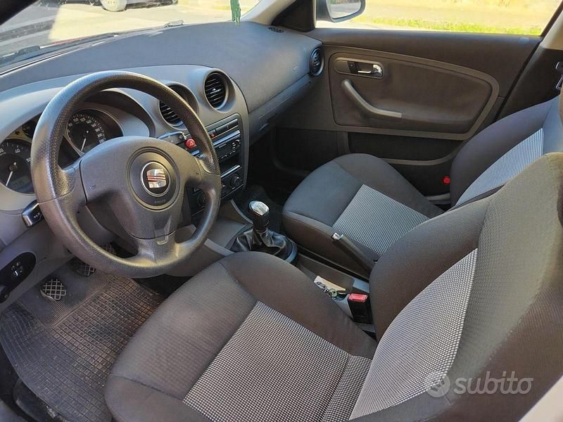 Usata Seat Ibiza 2006 Grigio Utilitaria