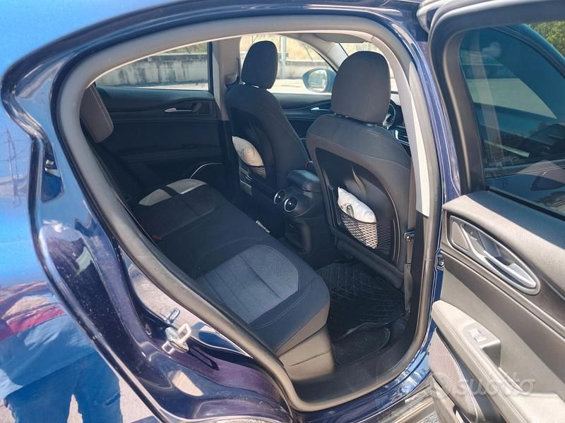 Usata Alfa Romeo Stelvio 179 CV (131 kW) 2018 Blu SUV