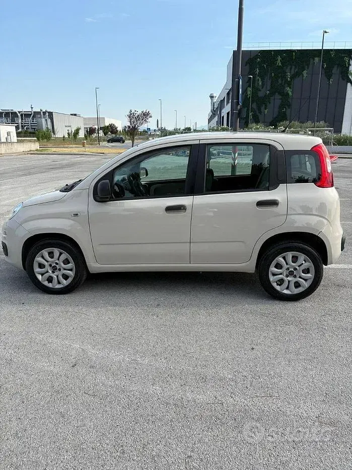 Usata Fiat Panda Lounge 85 CV (62 kW) 2015 Bianco Utilitaria
