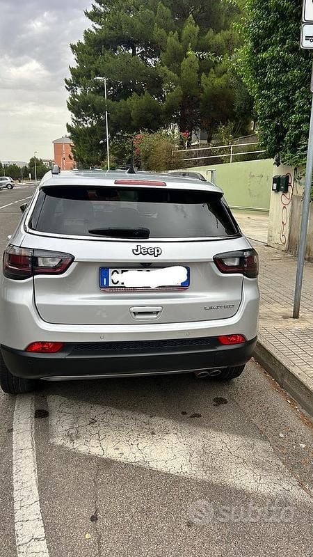 Grigio Usata 2021 Jeep Compass SUV | 25.000 € (Molto cara) - Immagine 1/4