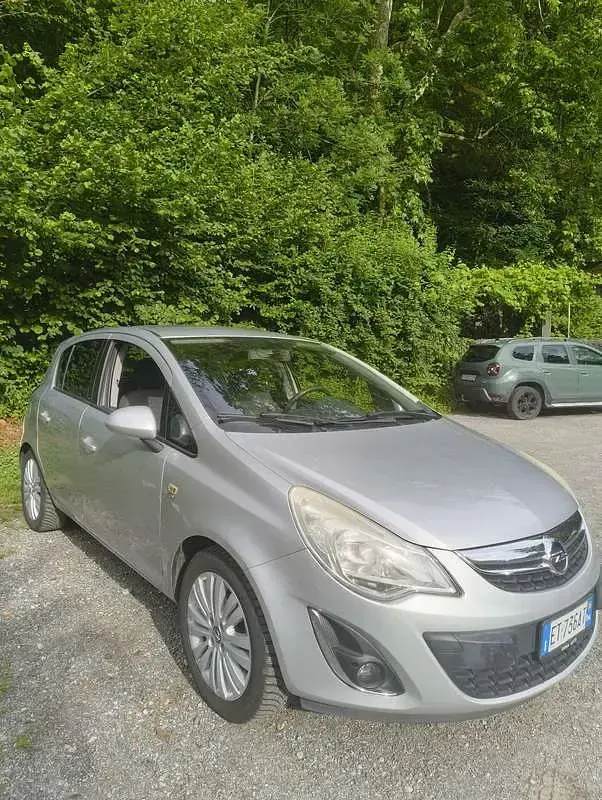 Usata Opel Corsa Edition 86 CV (63 kW) 2013 Grigio Utilitaria