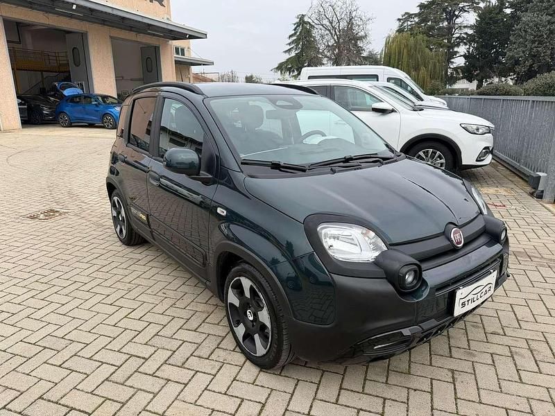 Verde Usata 2025 Fiat Grande Panda Cross Due volumi | 13.950 € (Buon prezzo) - Immagine 1/4