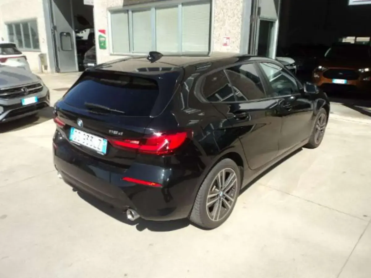 Usata BMW 118 Advantage 150 CV (110 kW) 2023 Nero Utilitaria