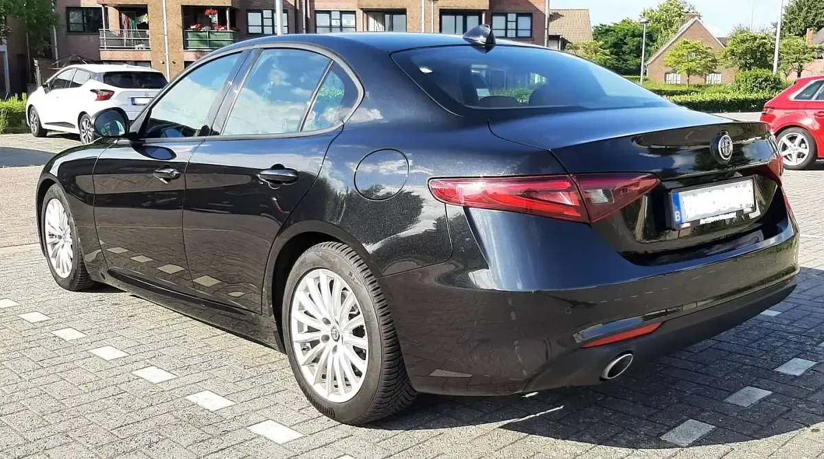 Usata Alfa Romeo Giulia Super 136 CV (100 kW) 2017 Nero Berlina