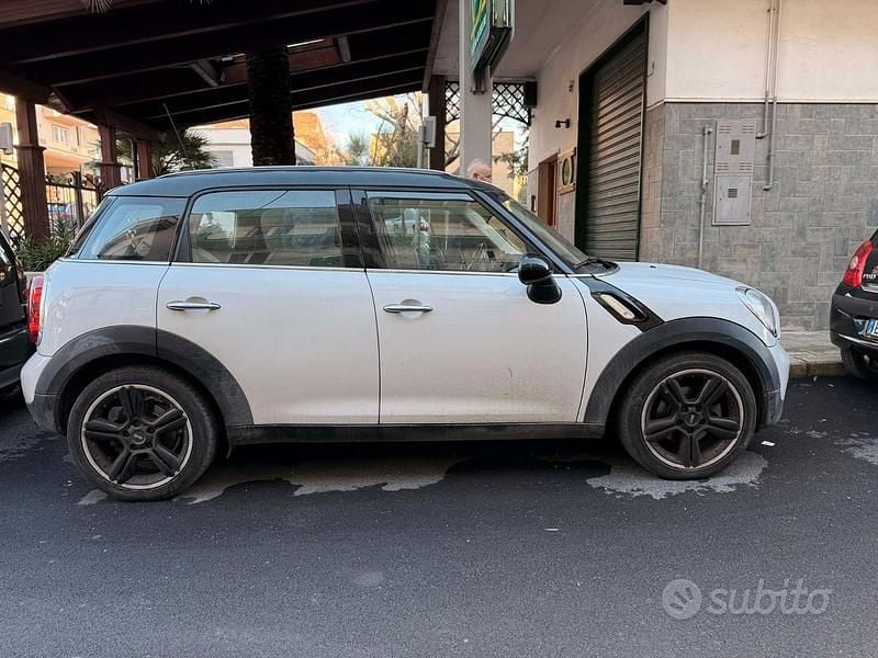 Bianco Usata 2012 Mini Cooper D Countryman SUV | 4500 € (Super prezzo) - Immagine 1/4