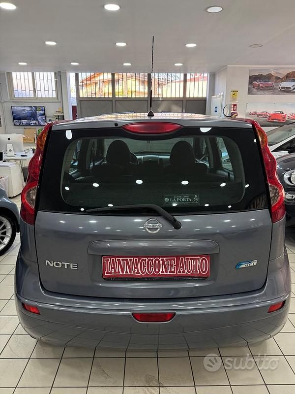 Usata Nissan Note 89 CV (65 kW) 2011 Grigio Utilitaria