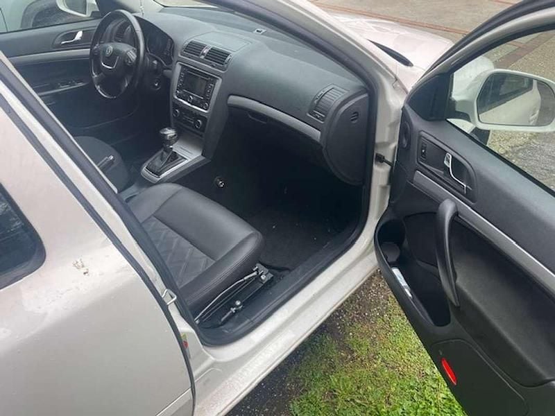 Usata Skoda Octavia Elegance 105 CV (77 kW) 2013 Bianco Station wagon