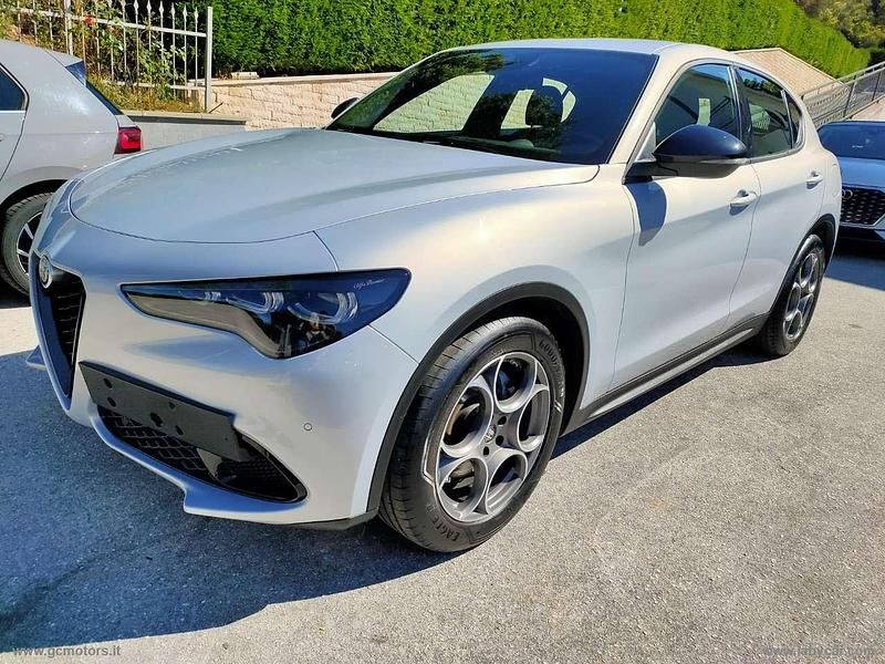 Bianco Usata 2024 Alfa Romeo Stelvio Sprint SUV | 38.990 € (Molto cara) - Immagine 1/4