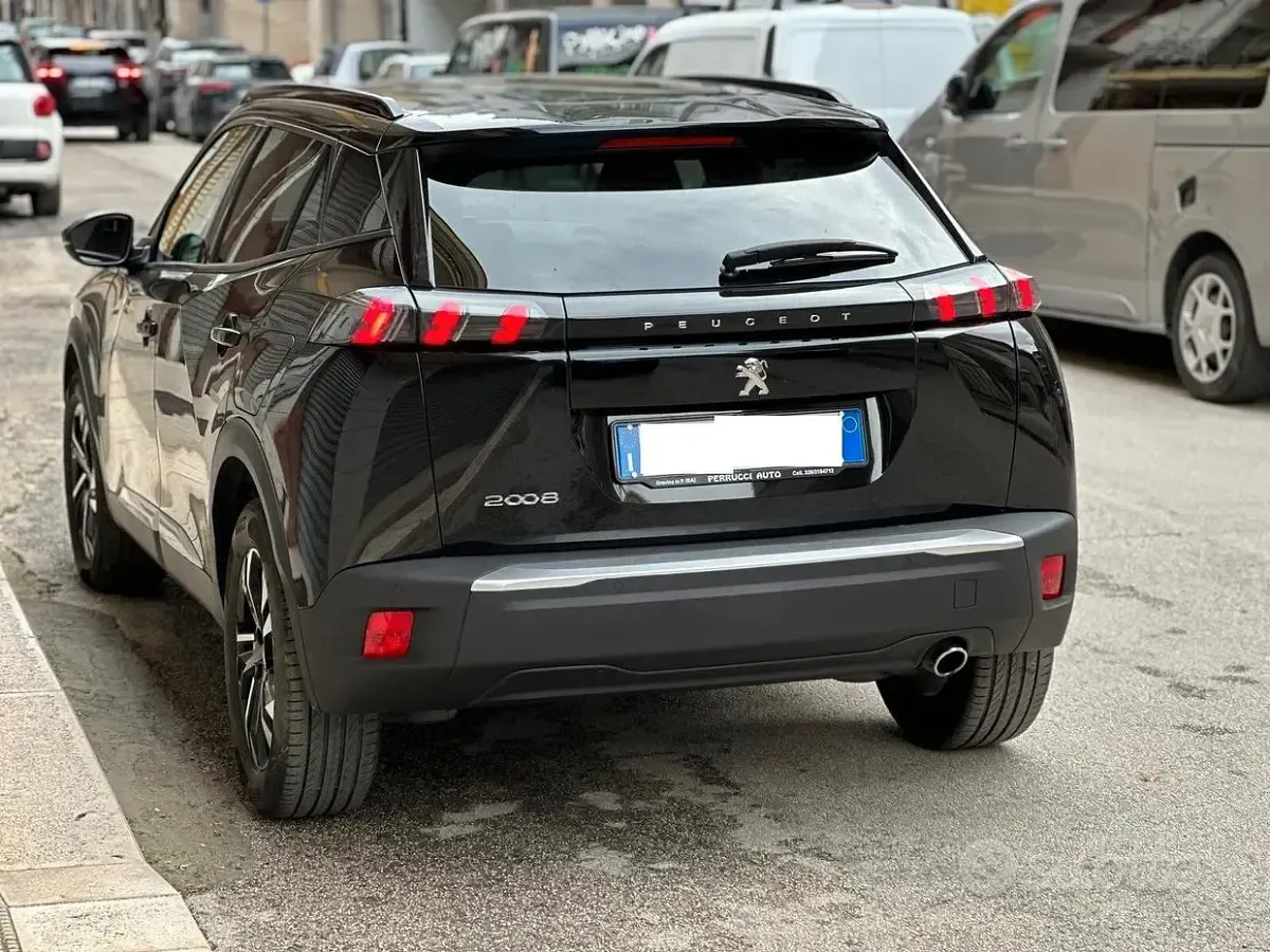 Usata Peugeot 2008 Allure 131 CV (96 kW) 2021 Nero SUV