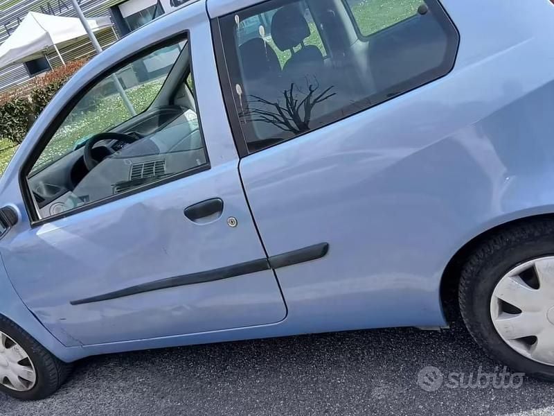 Usata Fiat Punto 2003 Utilitaria