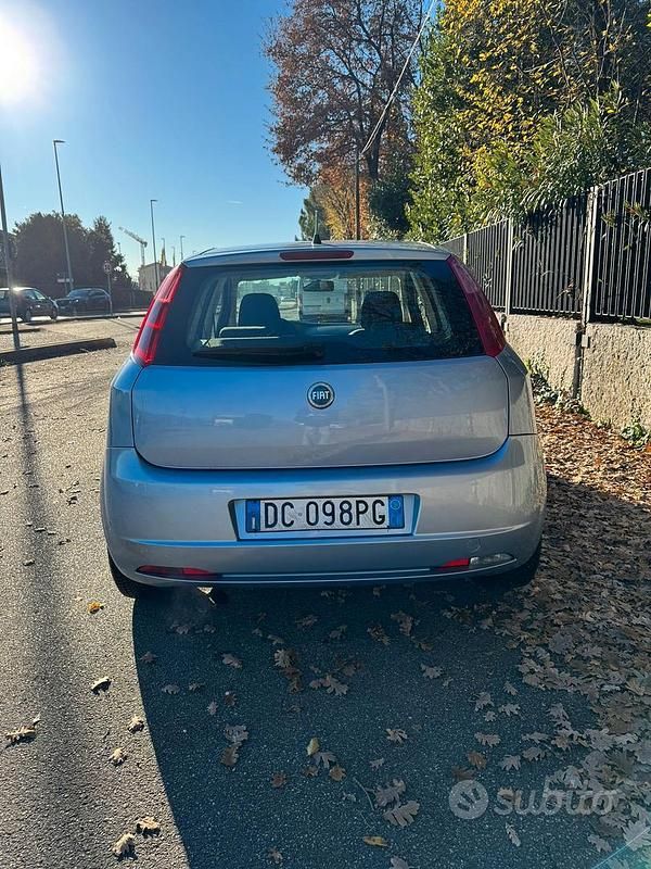 Usata Fiat Grande Punto 2006 Blu Utilitaria