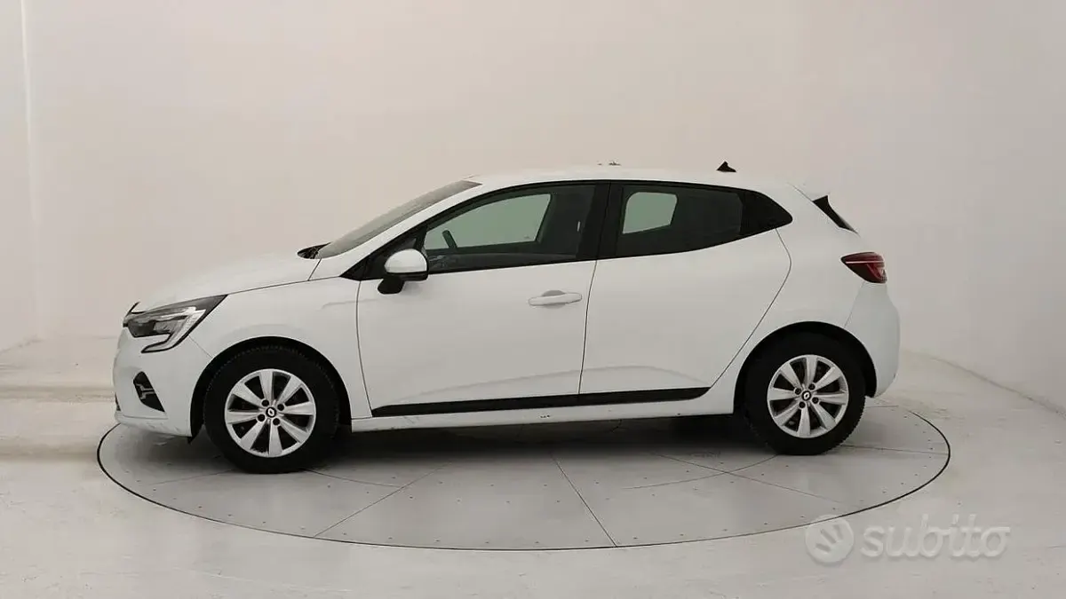 Begagnad Renault Clio V Business 86 HK (63 kW) 2021 Vit Sedan