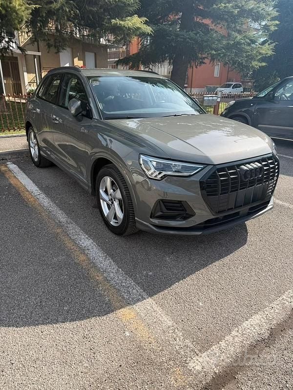Usata Audi Q3 Black Edition 150 CV (110 kW) 2024 Grigio SUV