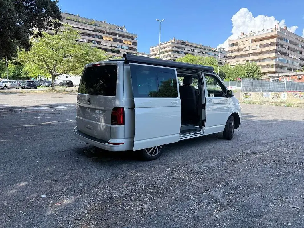 Usata VW California California 150 CV (110 kW) 2024 Bianco Furgone