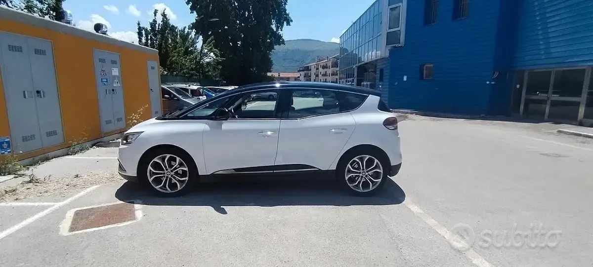 Usata Renault Scénic 110 CV (80 kW) 2017 Bianco Monovolume