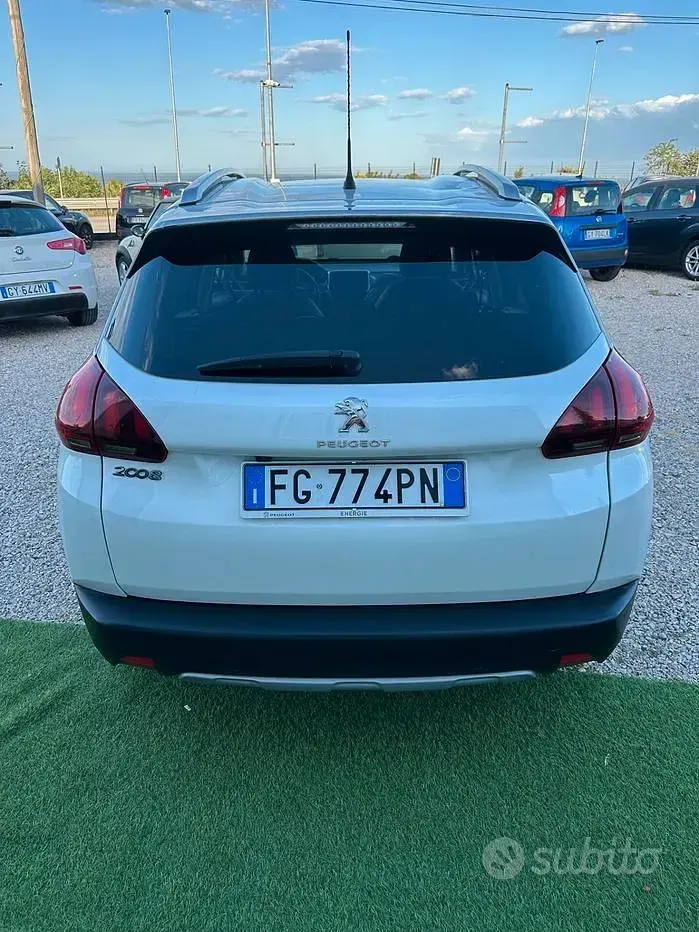 Usata Peugeot 2008 S 120 CV (88 kW) 2017 Bianco SUV