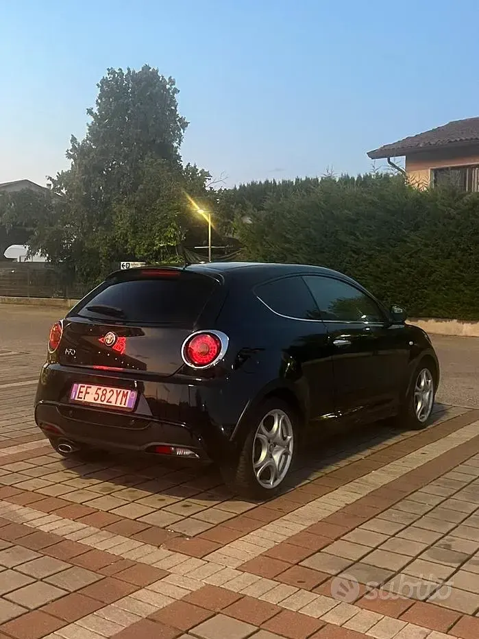 Usata Alfa Romeo MiTo 120 CV (88 kW) 2011 Nero Utilitaria