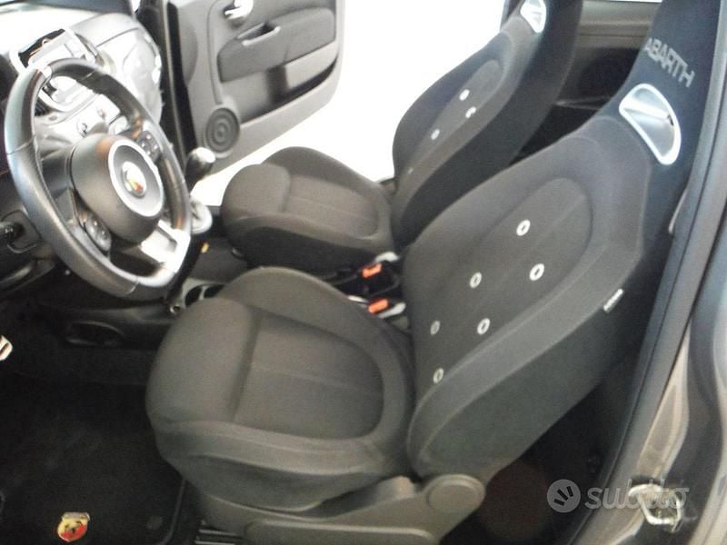 Usata Abarth 595 146 CV (107 kW) 2018 Grigio scuro Utilitaria