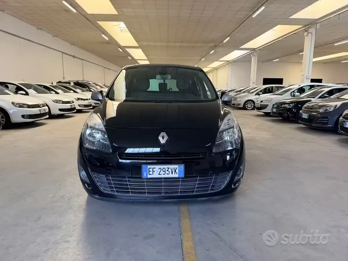 Usata Renault Scénic Dynamique 110 CV (80 kW) 2010 Other Monovolume