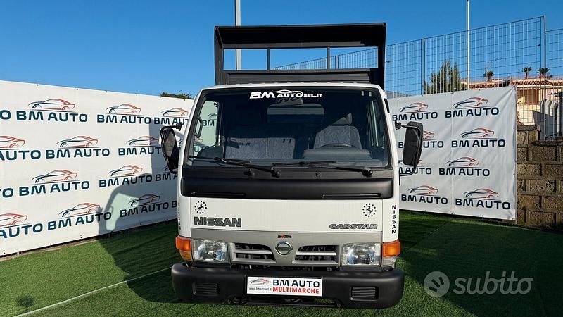 Usata Nissan Cabstar 106 CV (77 kW) 2000 Bianco Pick-up