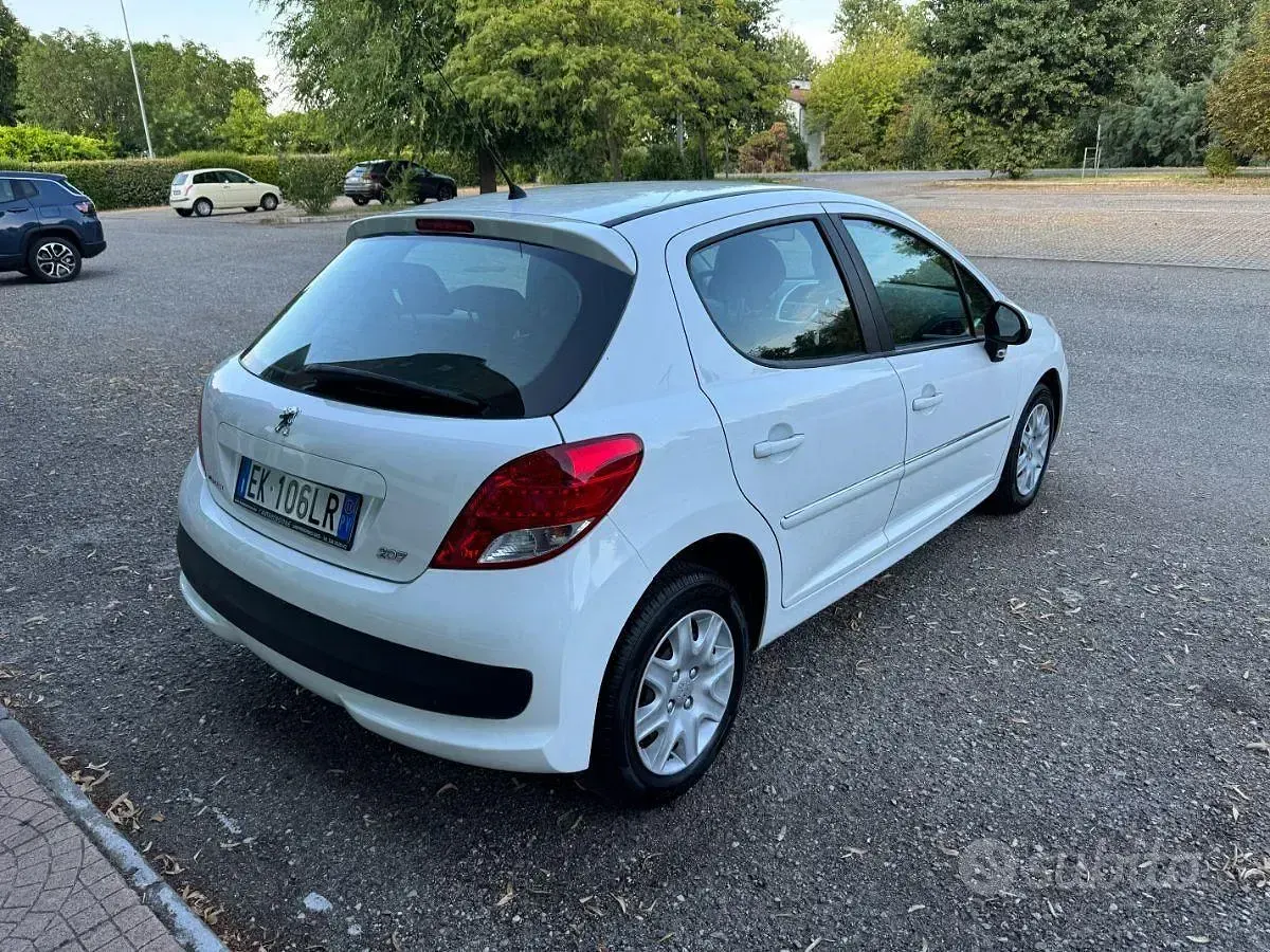 Usata Peugeot 207 67 CV (49 kW) 2011 Bianco Utilitaria