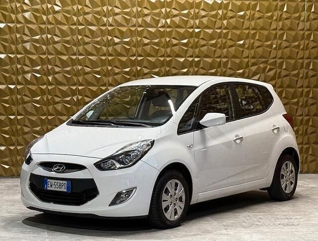Usata Hyundai ix20 Comfort 90 CV (66 kW) 2014 Bianco Utilitaria