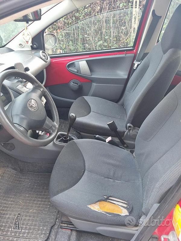 Usata Toyota Aygo 2006 Rosso Utilitaria