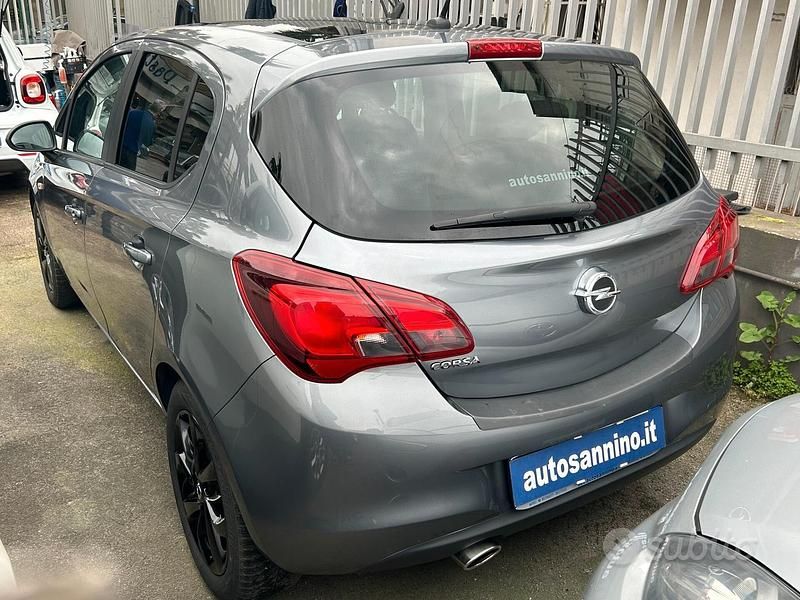 Usata Opel Corsa 69 CV (50 kW) 2017 Grigio Utilitaria