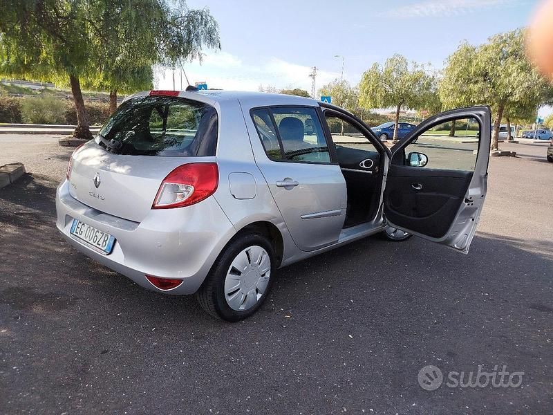 Usata Renault Clio IV 75 CV (55 kW) 2012 Grigio Utilitaria