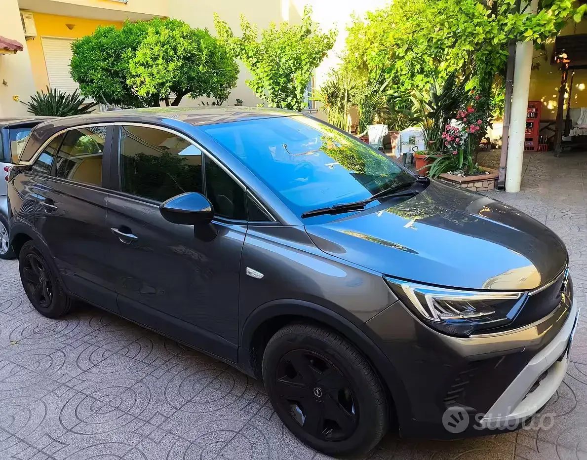 Usata Opel Crossland Ultimate 110 CV (80 kW) 2022 Grigio SUV