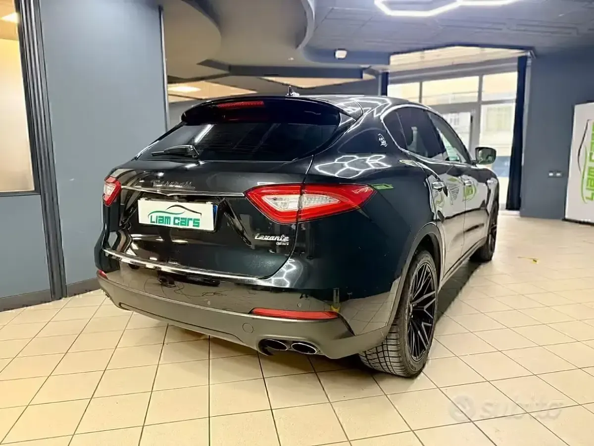 Usata Maserati Levante 275 CV (202 kW) 2016 Nero SUV