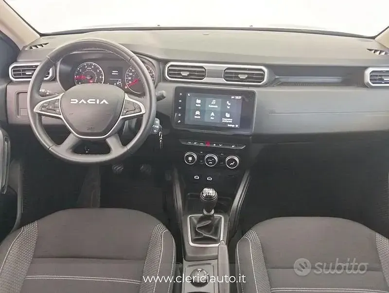 Usata Dacia Duster Journey 116 CV (85 kW) 2023 Grigio SUV