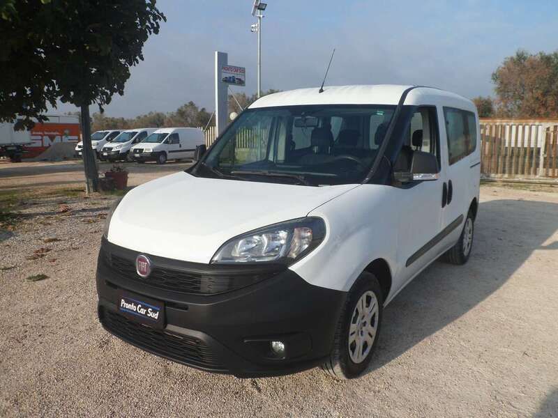 Bianco Usata 2018 Fiat Doblò Monovolume | 7800 € (Buon prezzo) - Immagine 1/4