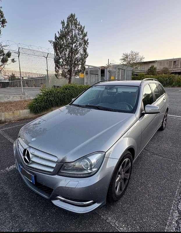 Usata 2012 Mercedes C220 Elegance Station wagon | 8900 € (Buon prezzo) - Immagine 1/4