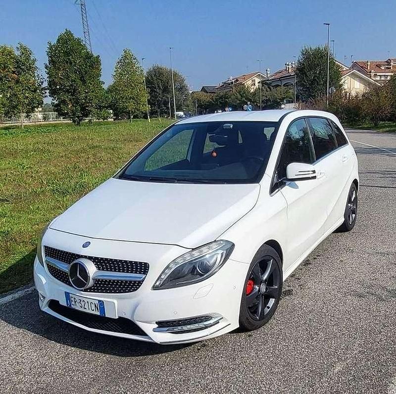 Usata Mercedes B180 Premium 109 CV (80 kW) 2013 Bianco Monovolume