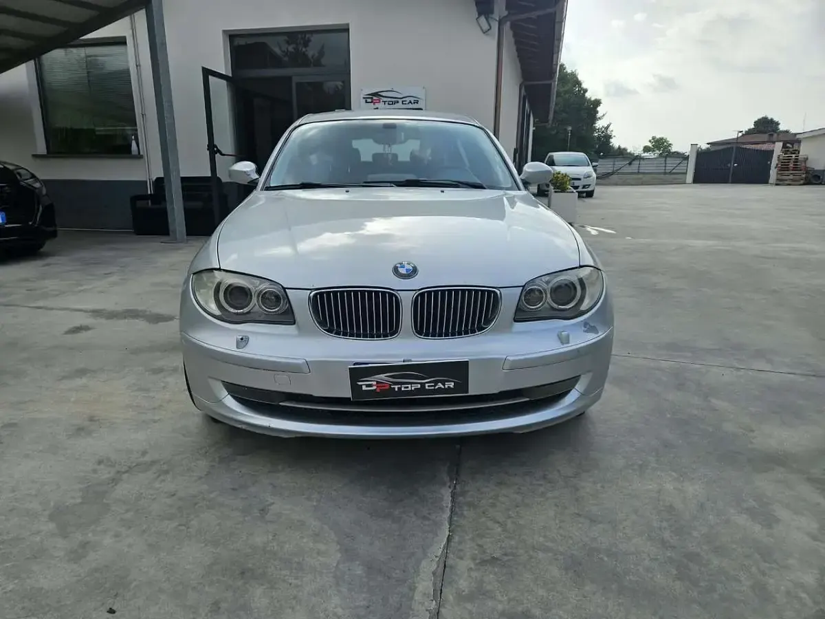 Usata BMW 118 143 CV (105 kW) 2008 Argento Utilitaria