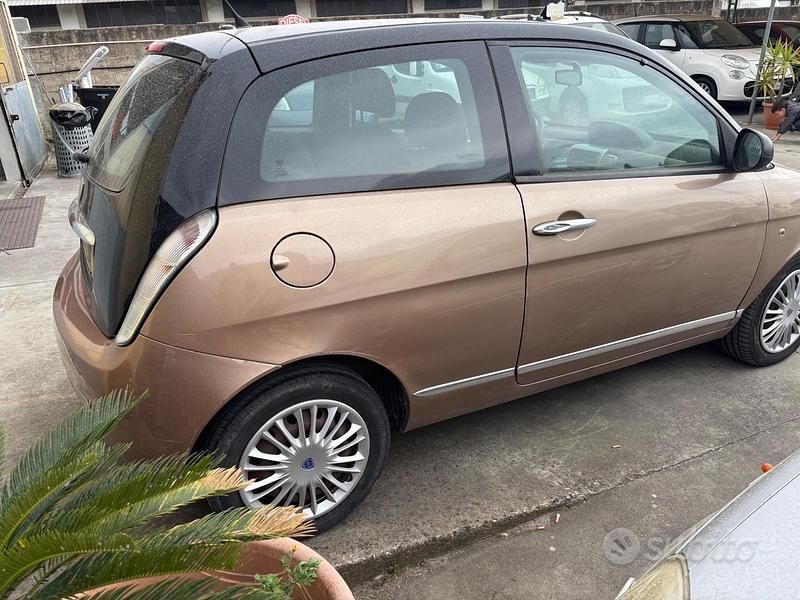 Usata Lancia Ypsilon 60 CV (44 kW) 2007 Marrone Utilitaria