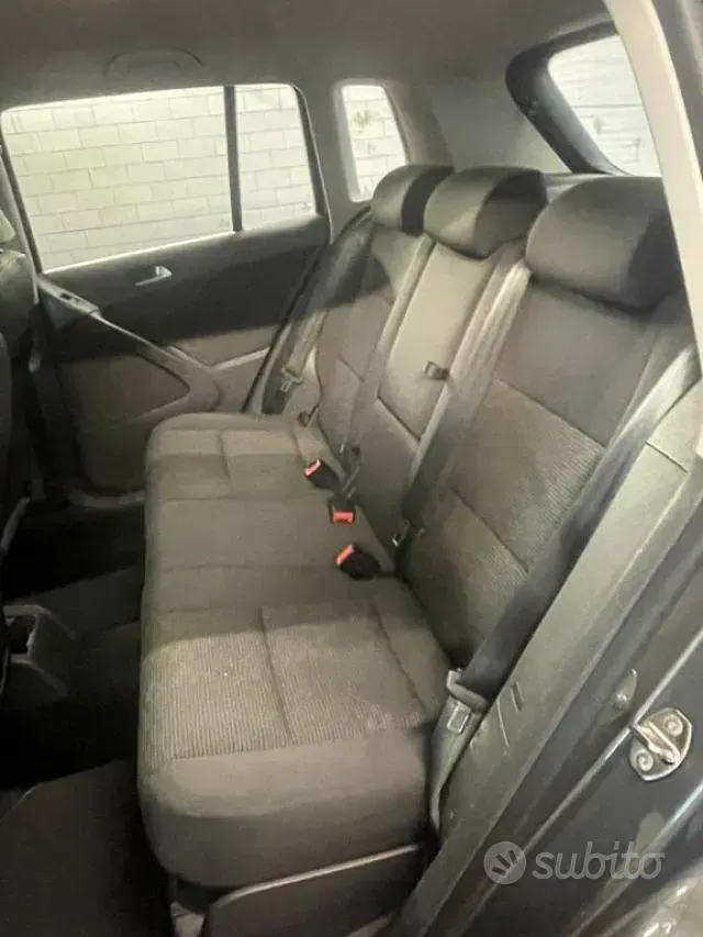 Usata VW Tiguan Trendline 122 CV (89 kW) 2012 Grigio SUV