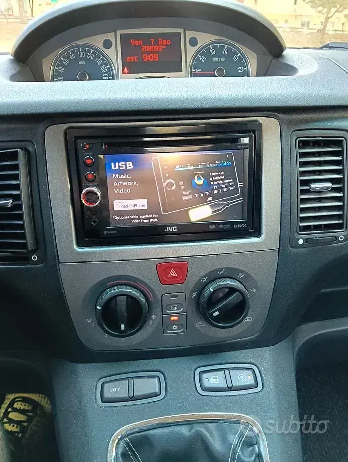 Usata Lancia Musa 95 CV (69 kW) 2010 Bluazzurro Monovolume