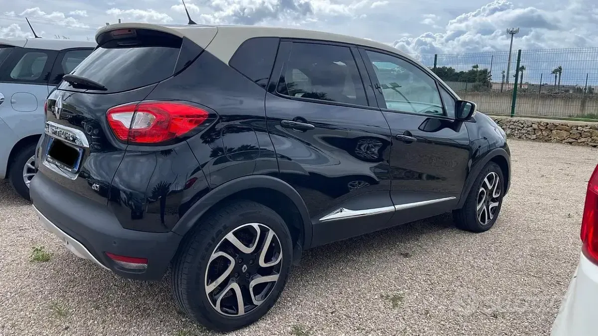 Usata Renault Captur Zen 90 CV (66 kW) 2016 Nero SUV