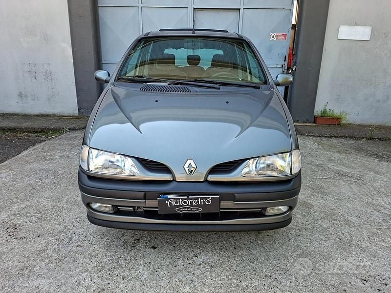 Usata Renault Scénic 107 CV (78 kW) 1999 Verde Monovolume