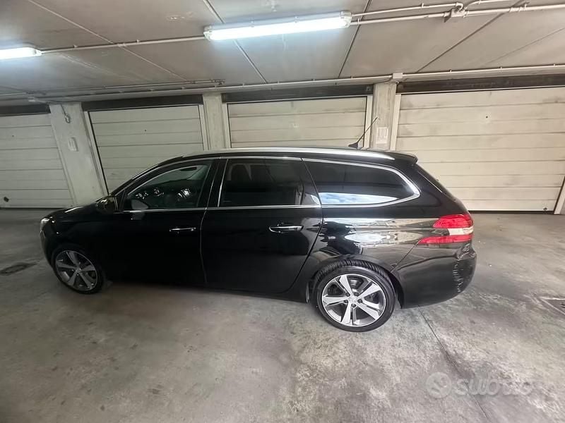 Usata Peugeot 308 Allure 120 CV (88 kW) 2015 Nero Station wagon