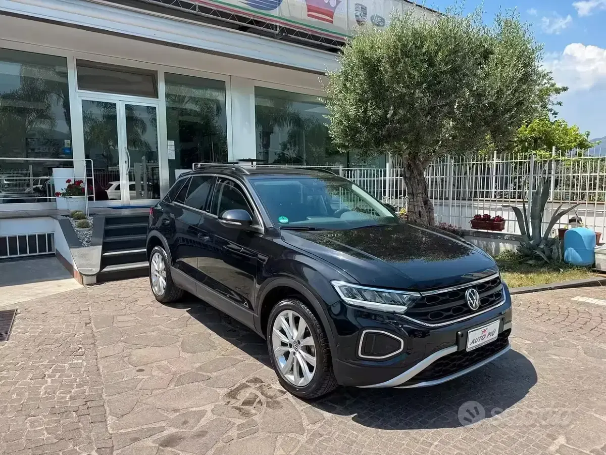 Usata VW T-Roc Style 116 CV (85 kW) 2024 Nero SUV