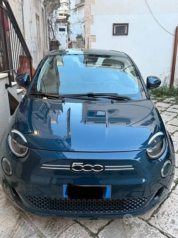 Usata Fiat 500e 42 kW (58 CV) 2021 Blu Berlina