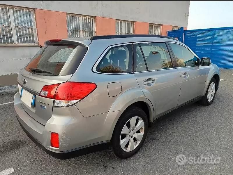 Usata Subaru Outback 150 CV (110 kW) 2009 Grigio Station wagon