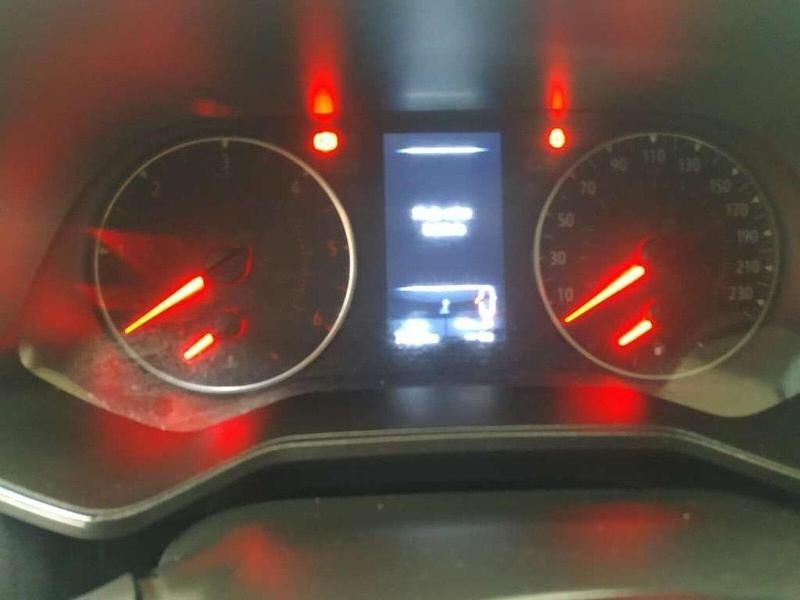 Usata Renault Clio V Zen 85 CV (62 kW) 2020 Argento Utilitaria