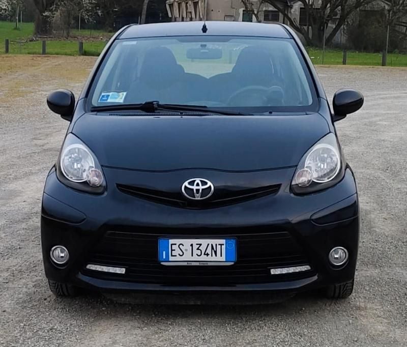 Usata Toyota Aygo Edition 68 CV (50 kW) 2013 Nero Utilitaria